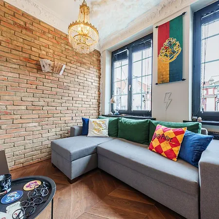 Apartment Hello Wizzard World
